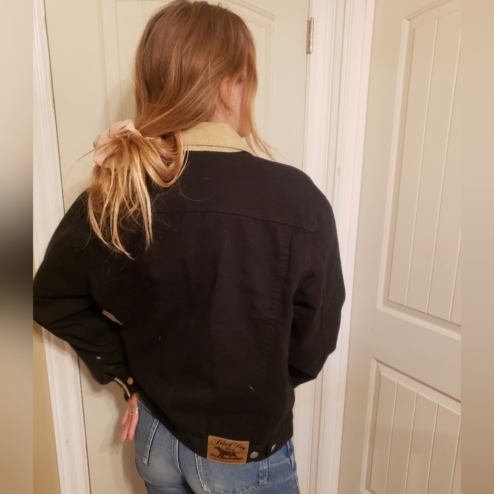 NWT..Black Dog Bay Womens Black Denim Jean Jacket..Size Large